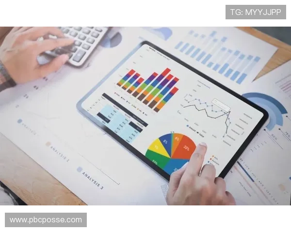 球探网足球比分即时比分直播帮助用户实时跟踪比赛进展，享受专业的足球资讯服务